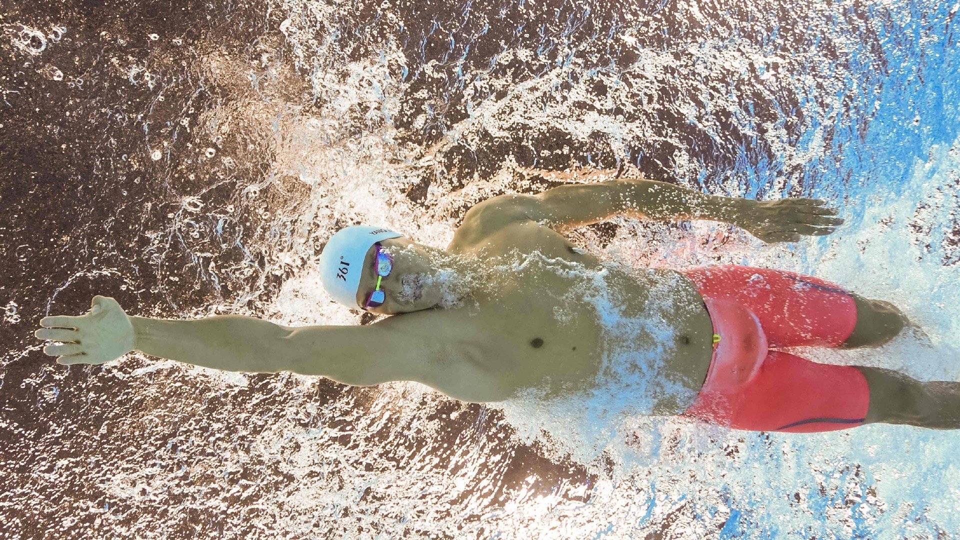 德甲争冠战，黄蜂蜇伤北京，淘汰赛的战术博弈与联赛的蝴蝶效应