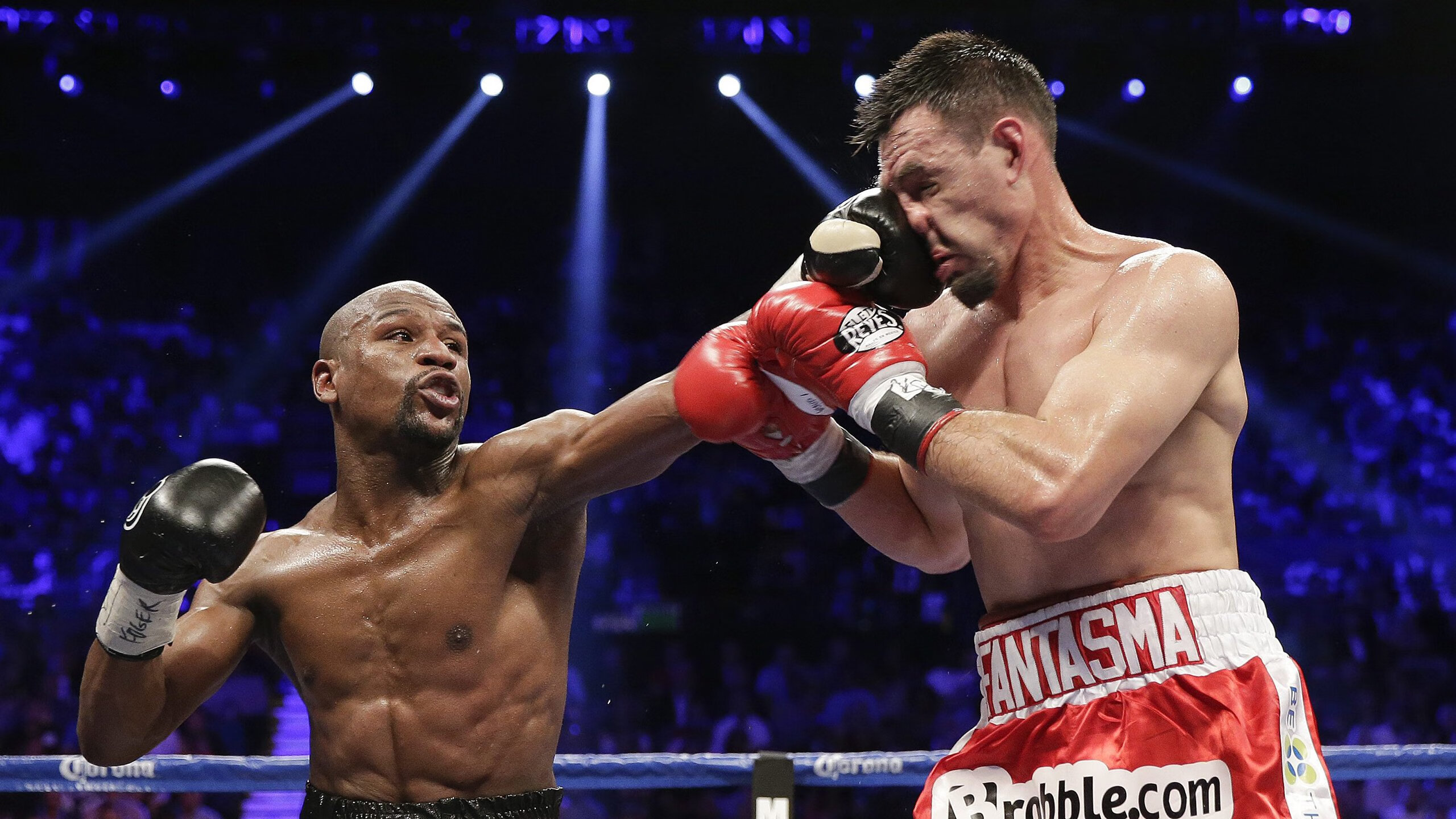 鹈鹕掀翻上海队，詹姆斯关键时刻站出来的背后，是篮球世界的悄然重构