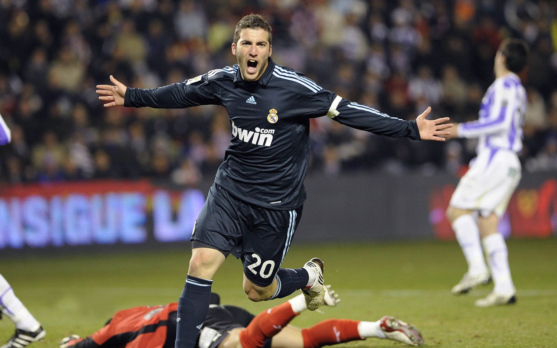 凯塞多状态火热，喀麦隆险胜里昂，非洲足球崛起的双重奏鸣